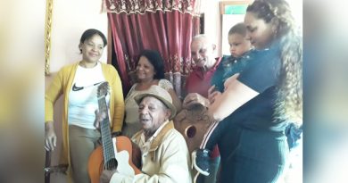 Panchito Díaz junto a su familia. / Fotos: De la autora