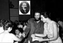 Junto a Vilma Espín, durante la constitución de la Federación de Mujeres Cubanas, (FMC). "Día histórico y prometedor", le llamó Fidel, 23 de agosto de 1960. / Foto: Sitio Fidel Soldado de las Ideas