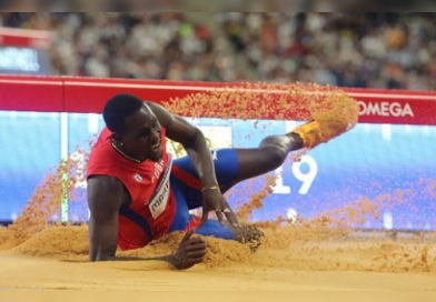 Lázaro Martínez registró la mejor de su temporada en el triple del atletismo bajo techo Lázaro Martínez registró la mejor de su temporada en el triple del atletismo bajo techo