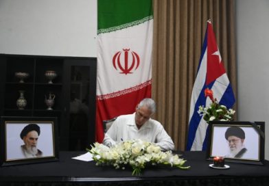 Firmó Díaz-Canel Libro de Condolencias en embajada iraní en Cuba