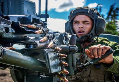 Celebra Ejército Oriental aniversario 65 de fundado por Raúl