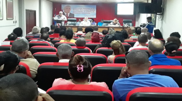 Economía y enfrentamiento al delito en la mira durante pleno del Partido en Cienfuegos