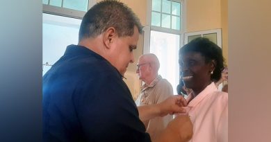 Cienfuegos otorgó condecoraciones a trabajadores de excelencia por este Primero de Mayo