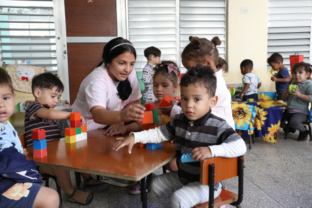 María Carla recién graduada se siente enamorada de su trabajo. / Foto: Juan Carlos Dorado / 5 de Septiembre