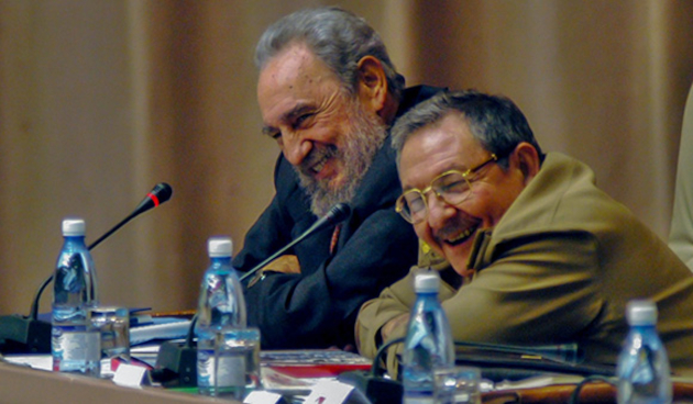 Fidel y Raúl. / Foto: Ismael Francisco/ Cubadebate.