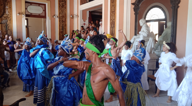 Conjunto Folclórico de Cienfuegos: Cuba y su tradición