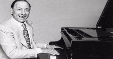 El cantante Renato Carosone El cantante Renato Carosone