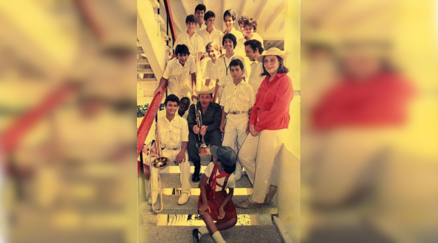 Raúl y Vilma junto a los integrantes de la primera generación de Ismaelillo.