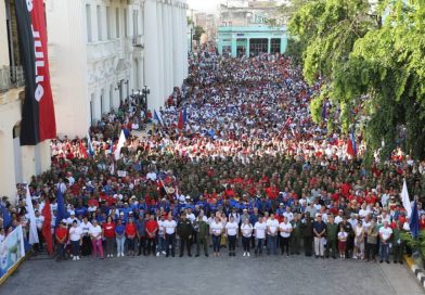 Más de 60 mil villaclareños reafirman desde el parque Vidal: “Raúl es Cuba”