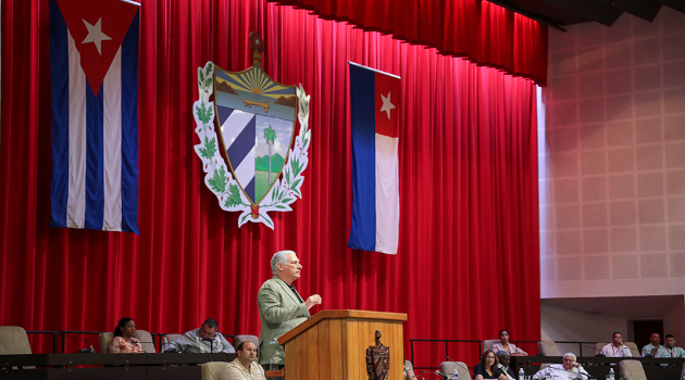 Miguel Díaz Canel Bermúdez, presidente de la República, durante su intervención en la tercera Sesión Extraordinaria de la Asamblea Nacional del Poder Popular en su X Legislatura. / Foto: Abel Padrón Padilla/ Cubadebate