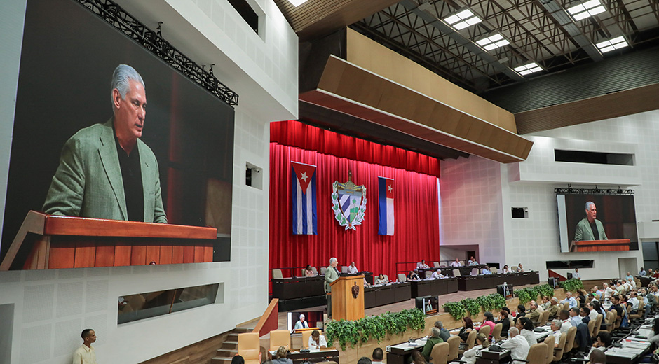 Miguel Díaz Canel Bermúdez, presidente de la República, durante su intervención en la tercera Sesión Extraordinaria de la Asamblea Nacional del Poder Popular en su X Legislatura. / Foto: Abel Padrón Padilla/ Cubadebate