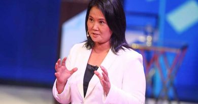Fujimori supera a Sánchez en conteo de votos de balotaje en Perú Fujimori supera a Sánchez en conteo de votos de balotaje en Perú