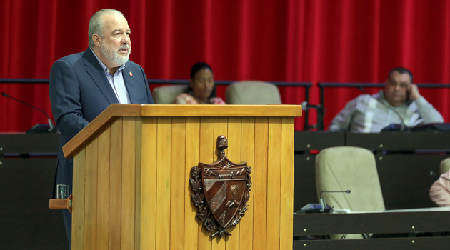 El primer ministro de Cuba, Manuel Marrero Cruz, durante su intervención en la tercera Sesión Extraordinaria de la Asamblea Nacional del Poder Popular en su X Legislatura. / Foto: Abel Padrón Padilla/ Cubadebate