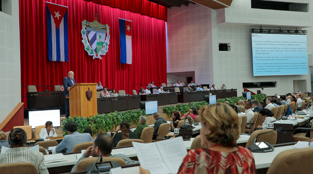 El Primer Ministro de Cuba, Manuel Marrero Cruz, durante su intervención en la tercera Sesión Extraordinaria de la Asamblea Nacional del Poder Popular en su X Legislatura. / Foto: Abel Padrón Padilla/ Cubadebate