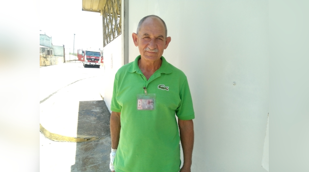 Genaro cuenta con más de cuatro décadas de quehacer en la “termo” cienfueguera. / Foto: Tay Toscano