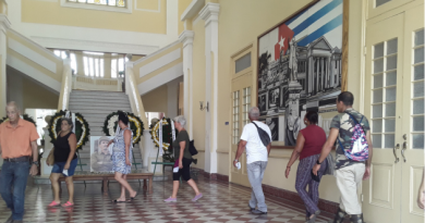 Cienfuegos despide a un gigante de la Revolución (+Fotos) Cienfuegos despide a un gigante de la Revolución (+Fotos)