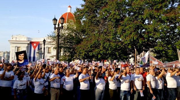 Pueblo cienfueguero ratifica su apoyo incondicional al líder de la Revolución Raúl Castro Ruz. / Foto: Miguel Adrián Rodríguez Pérez / 5 de Septiembre