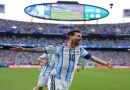 El récord histórico de goles está a punto a caer Messi anotó dos goles desde fuera del área para liderar esa estadística con seis. /Foto: AP