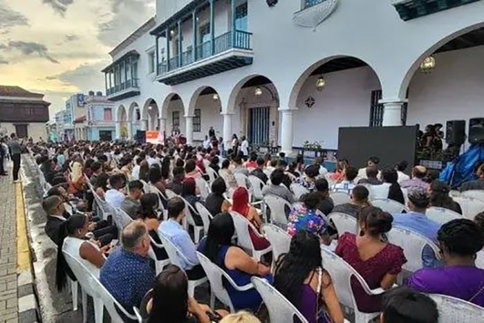 Los 2.134 profesionales de modalidades a distancia y ciclos cortos iniciaron así una nueva etapa marcada por la responsabilidad social y la resistencia histórica. / Foto: Universidad de Oriente