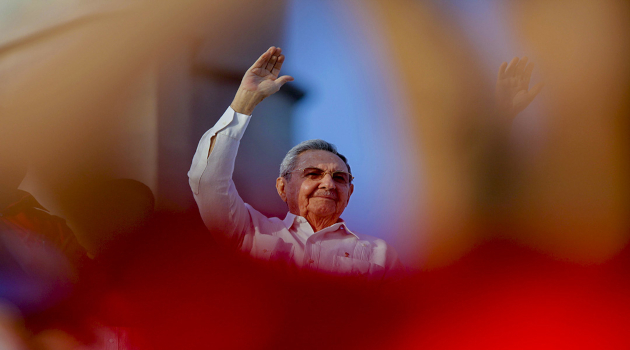 Raúl en la Plaza de la Revolución. Foto: Ismael Francisco (archivo)/ Cubadebate.
