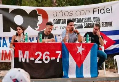 Jóvenes italianos celebran centenario del líder cubano Fidel Castro Jóvenes italianos celebran centenario del líder cubano Fidel Castro