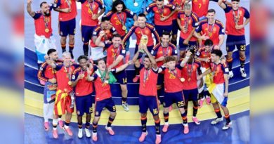 Con gol de Ferran, España impone su juego y se proclama campeona del mundo Con esta victoria, la Roja vuelve a levantar el trofeo 16 años después de su inolvidable primer título en Sudáfrica 2010.