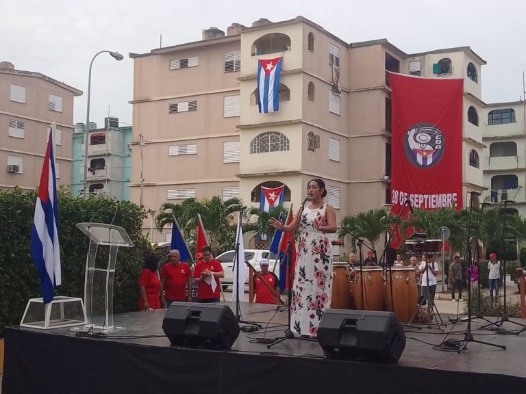 Matanzas acoge el acto nacional por el 66 aniversario de los CDR./Periódico Girón