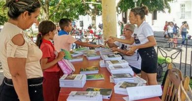 Exitosa miniferia del libro en Cruces, Cienfuegos