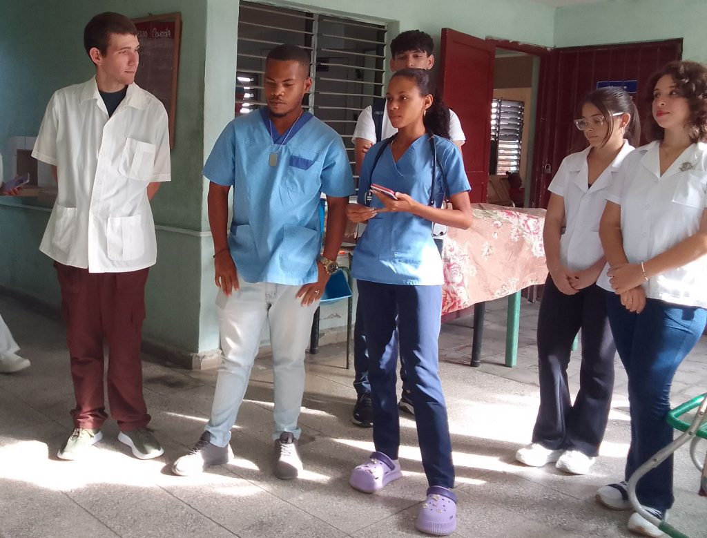La sede de la Universidad de Ciencias Médicas de Cienfuegos en el municipio de Lajas inauguró en la Casa de Abuelos del municipio una Casa de la Federación de Estudiantes Universitarios (FEU)