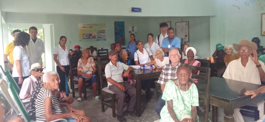 La sede de la Universidad de Ciencias Médicas de Cienfuegos en el municipio de Lajas inauguró en la Casa de Abuelos del municipio una Casa de la Federación de Estudiantes Universitarios (FEU)