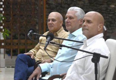 Díaz-Canel a cederistas: “Vamos a dar las respuestas desde la comunidad, que necesita este tiempo”