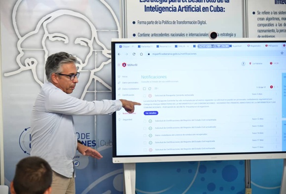 Soberanía demuestra que la demanda ciudadana termina forzando a la institución pública cubana a digitalizarse, más que al revés. / Foto: Cortesía del entrevistado