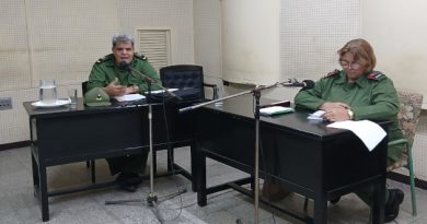 Como es habitual, condujeron el programa Aquí el pueblo el primer secretario del PCC en Cienfuegos, Armando Carranza Valladares, y la gobernadora provincial, Yolexis Rodríguez Armada. /Foto: Yudith Madrazo Sosa / 5 de Septiembre