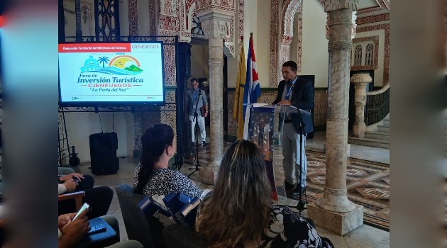 Sesiona en Cienfuegos Foro de Inversión Turística