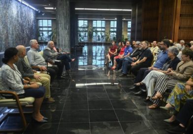 Defender desde la cultura, la Patria, la Revolución y el Socialismo Defender desde la cultura, la Patria, la Revolución y el Socialismo