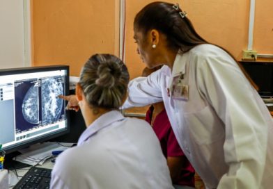 Lucha contra el cáncer de mama: un desafío que es de toda la sociedad Lucha contra el cáncer de mama: un desafío que es de toda la sociedad
